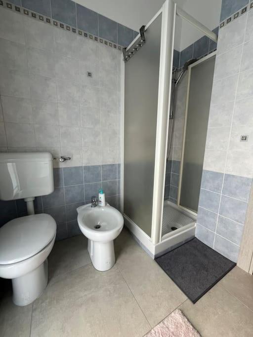 Appartamento La Casa Tra I Tigli Torino Esterno foto